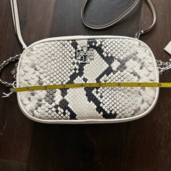 NWT ~ TORY BURCH BRITTEN SNAKE EMBOSSED CAMERA BAG CROSSBODY BAG - Picture 10 of 12